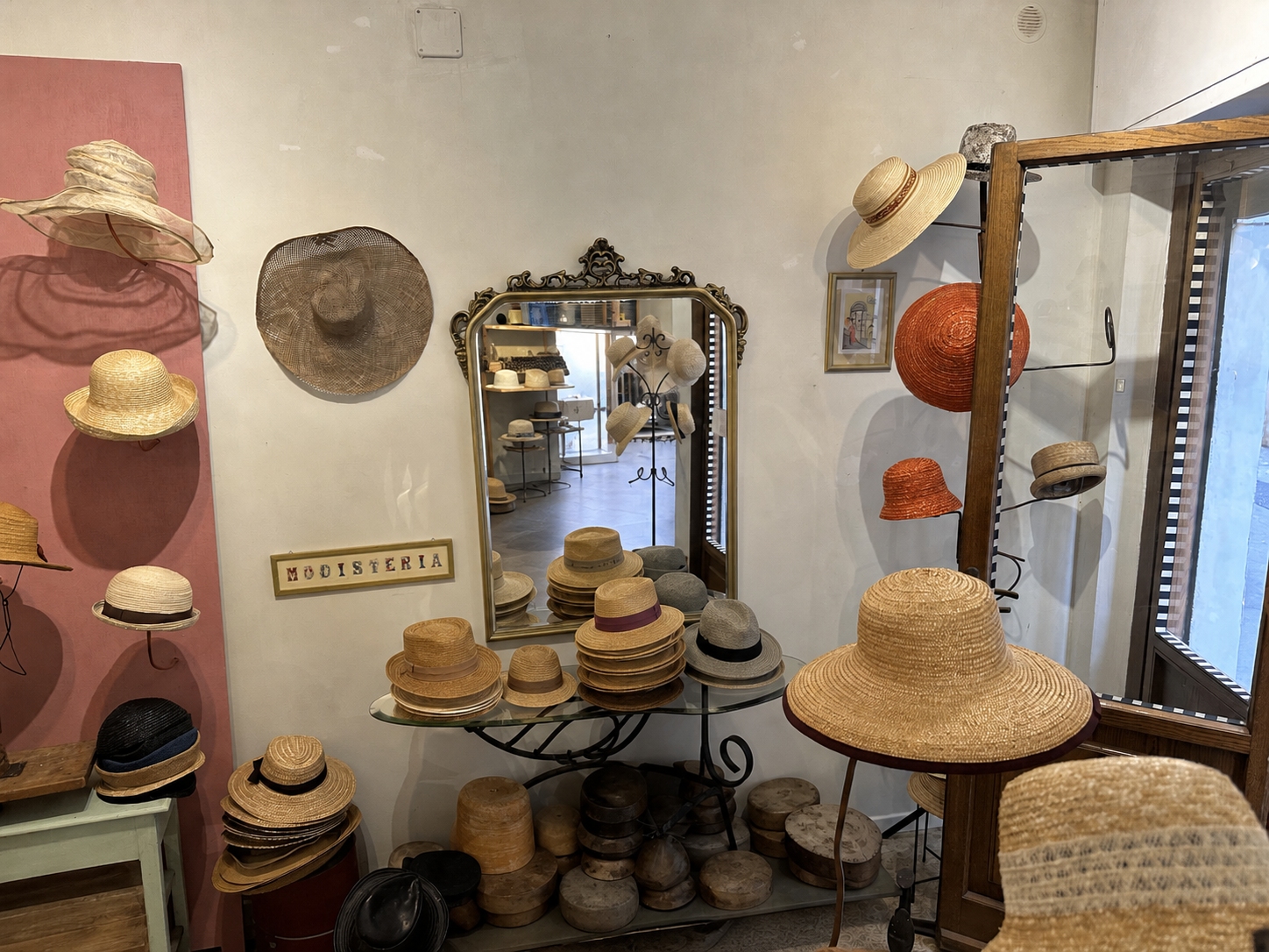 Concepcion hat atelier in San Miniato Alto